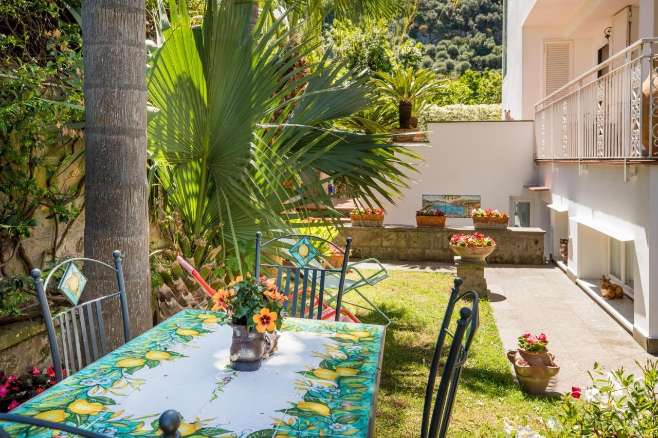 Casa Beatrice Bed & Breakfast Sorrento Exterior photo